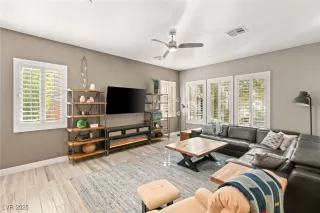 Photo #5: 2728898 Listing 