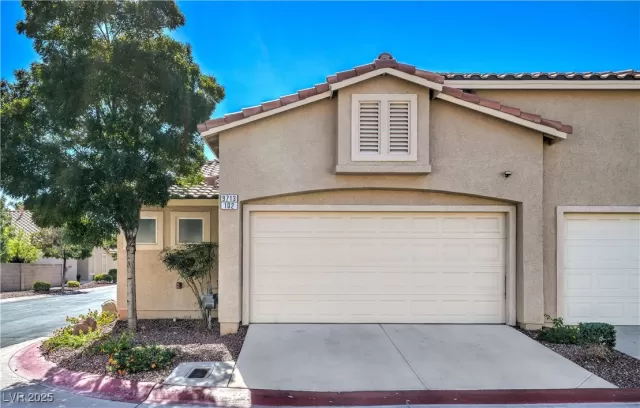 MLS: 2728913 Condo For Sale