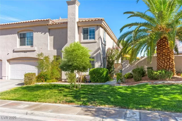 MLS: 2728925 Condo For Sale