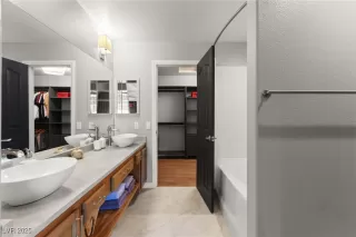 Photo #4: 2728925 Listing