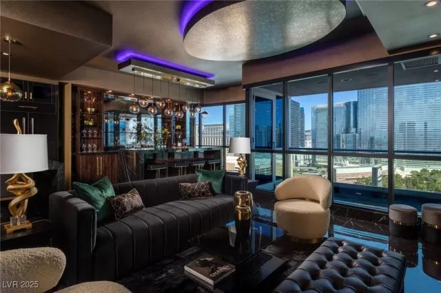 MLS: 2728927 Condo For Sale
