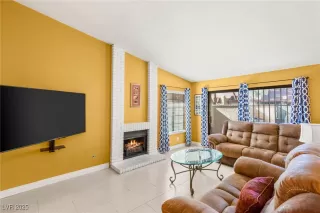 Photo #4: 2728933 Listing 