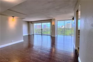 Photo #1: 2728934 Listing 