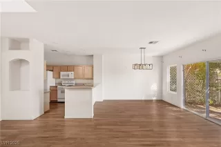 Photo #1: 2728955 Listing 