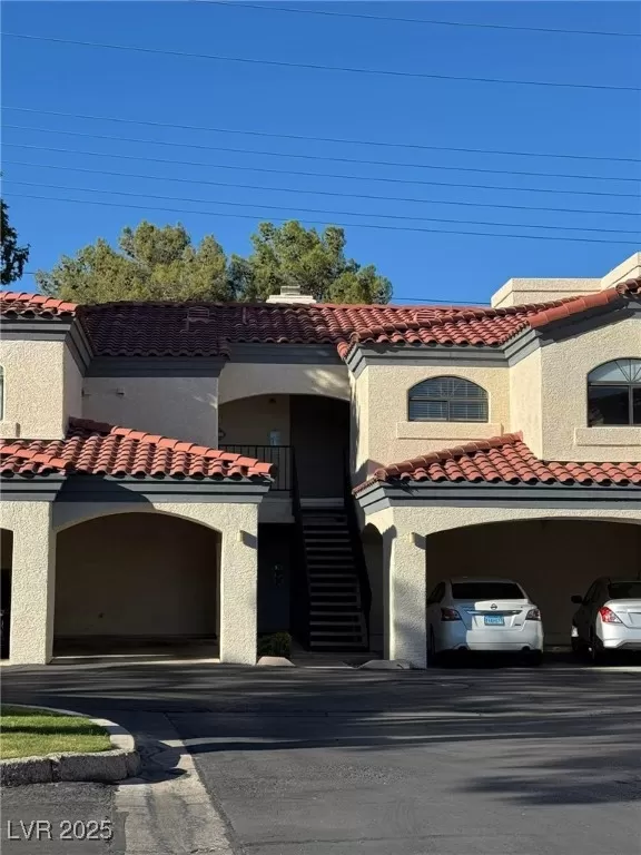 MLS: 2728966 Condo For Sale