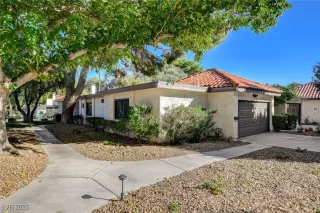 Photo #4: 2728972 Listing