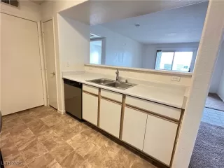 Photo #5: 2728997 Listing 