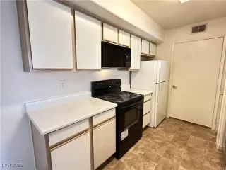 Photo #6: 2728997 Listing 