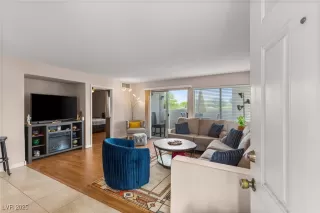 Photo #4: 2729005 Listing 