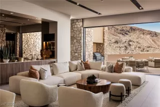 Photo #1: 2729056 Listing 