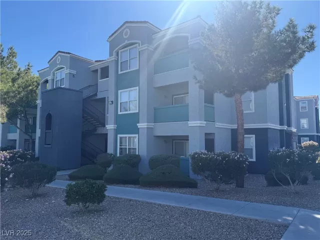 MLS: 2729062 Condo For Sale