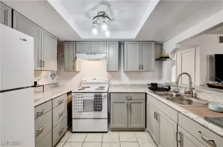 Photo #1: 2729095 Listing 