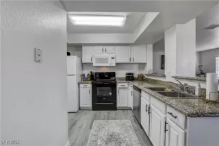 Photo #3: 2729116 Listing 