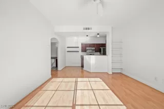 Photo #3: 2729120 Listing 