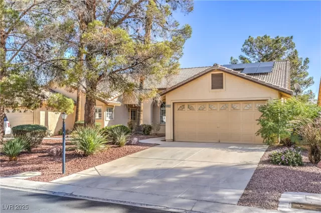 MLS: 2729123 Condo For Sale