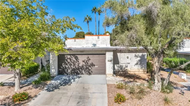 MLS: 2729132 Condo For Sale