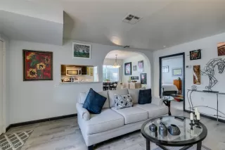 Photo #3: 2729198 Listing 