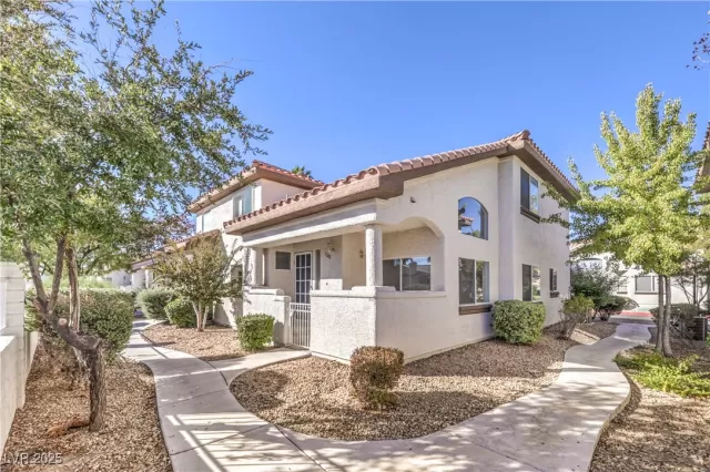 MLS: 2729220 Condo For Sale