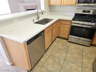 Photo #2: 2729228 Listing 