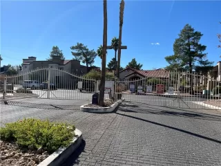Photo #2: 2729268 Listing 