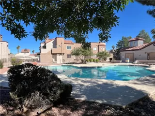 Photo #3: 2729268 Listing 
