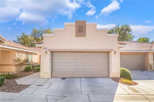 MLS: 2729280 Condo For Sale