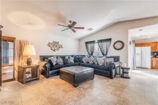 Photo #2: 2729280 Listing