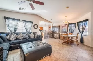 Photo #3: 2729280 Listing