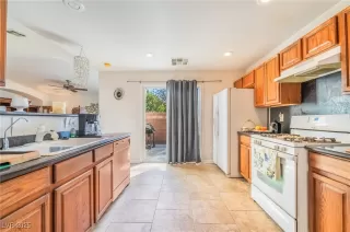 Photo #6: 2729280 Listing