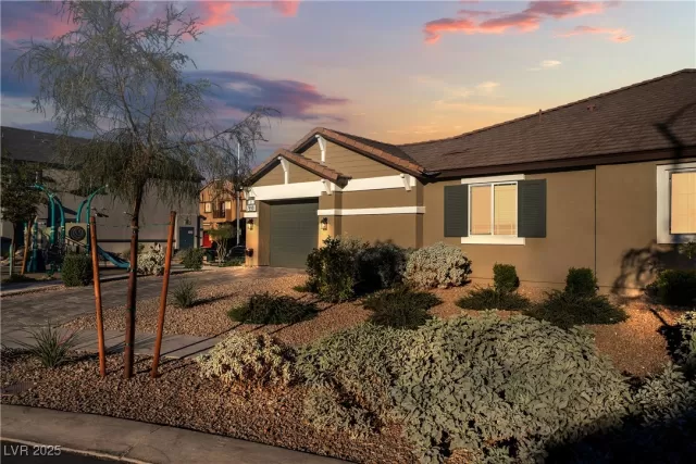 MLS: 2729283 Condo For Sale