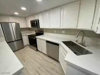 Photo #1: 2729294 Listing 