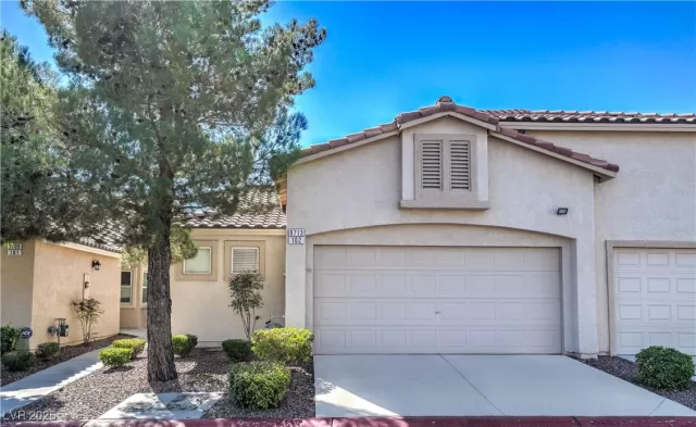 MLS: 2729296 Condo For Sale