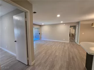 Photo #3: 2729300 Listing 