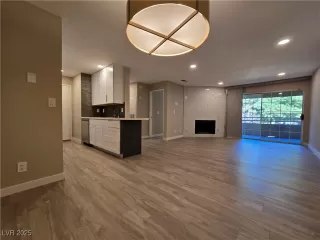 Photo #6: 2729300 Listing 