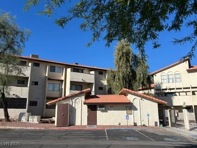 MLS: 2729325 Condo For Sale