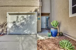 Photo #4: 2729328 Listing