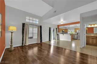 Photo #6: 2729328 Listing