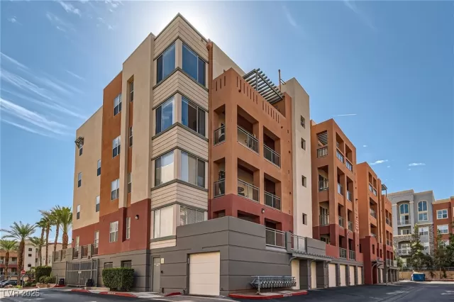 MLS: 2729340 Condo For Sale