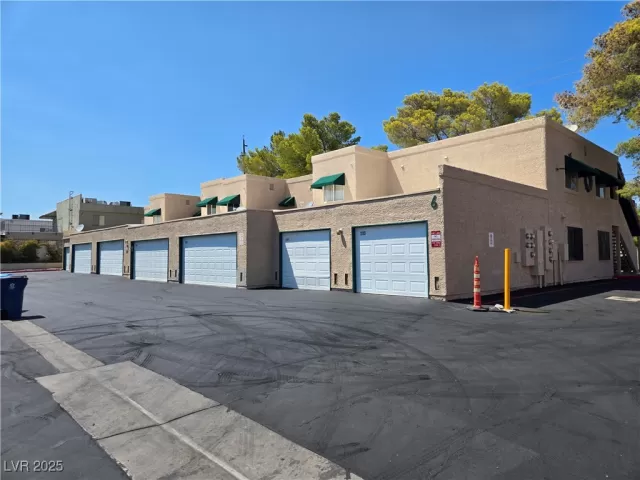 MLS: 2729351 Condo For Sale