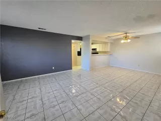 Photo #3: 2729351 Listing 