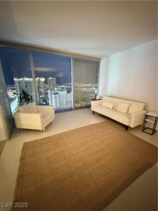 Photo #5: 2729353 Listing