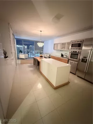 Photo #6: 2729353 Listing