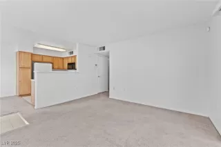 Photo #2: 2729355 Listing