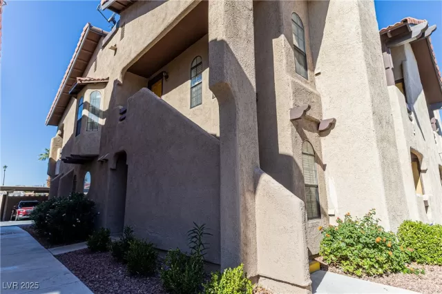 MLS: 2729396 Condo For Sale