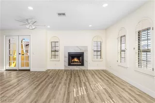 Photo #3: 2729396 Listing 
