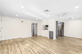Photo #4: 2729396 Listing 