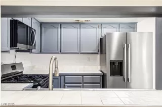 Photo #6: 2729396 Listing 