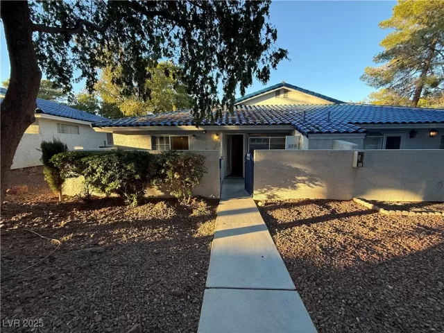 MLS: 2729411 Condo For Sale