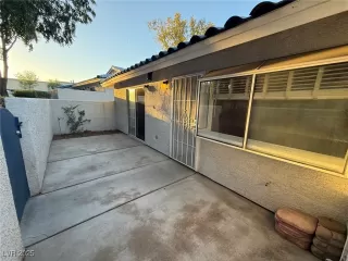 Photo #3: 2729411 Listing