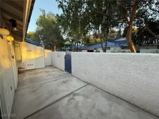 Photo #4: 2729411 Listing